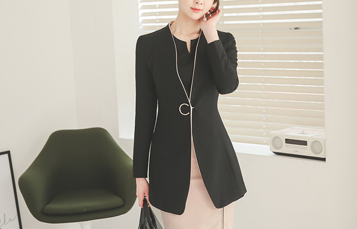 内嵌新月长外套