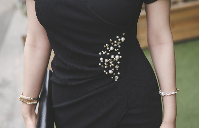 珠宝首饰身体包裹弹力连衣裙（短袖）