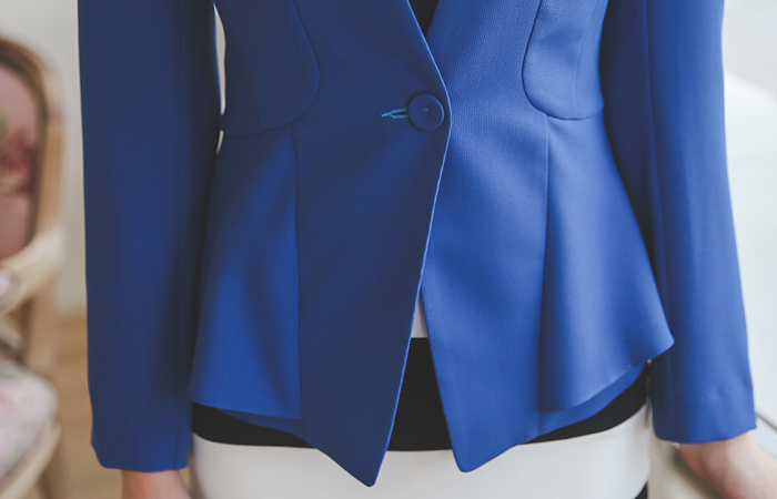 鲜艳纯色梅花页外套