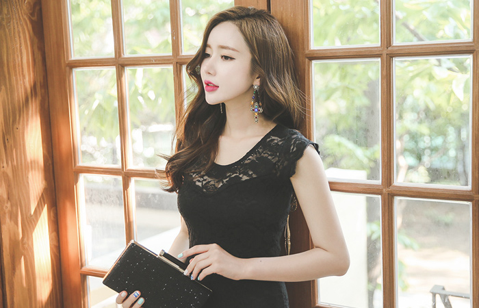 大红色心脏sweip蕾丝连衣裙